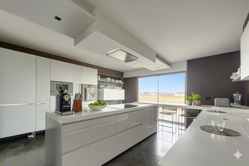 Appartement - 224 m² - 6 pièces