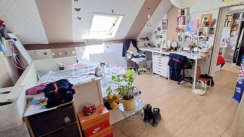 Maison traditionnelle - 185 m² - 10 pièces