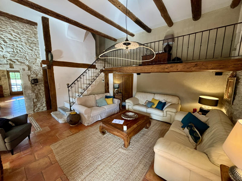 Mas - 260 m² - 12 pièces