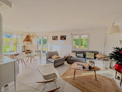 Maison - 96 m² - 5 pièces