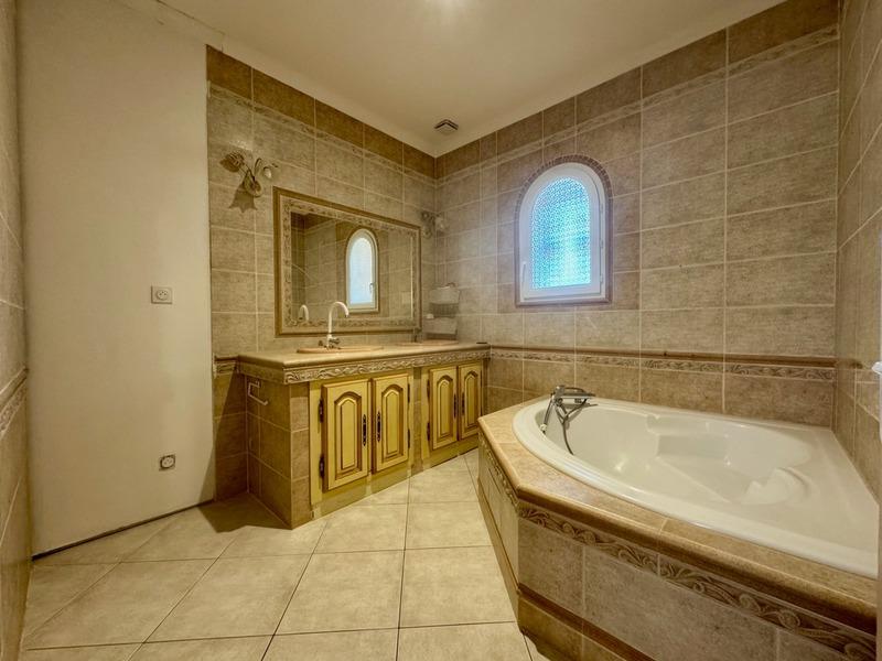 Maison - 136 m² - 6 pièces