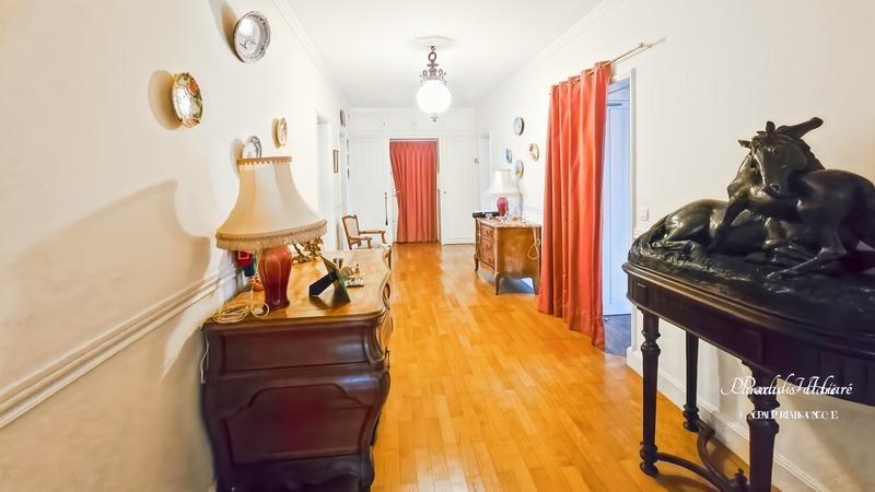 Appartement - 144 m² - 5 pièces