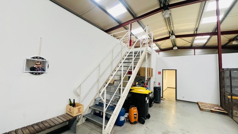 Entrepôt - 541 m²