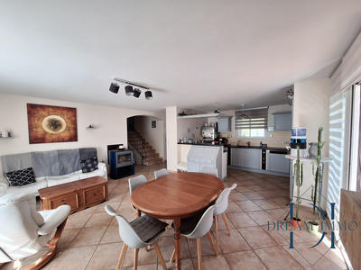 Maison - 107 m² - 5 pièces