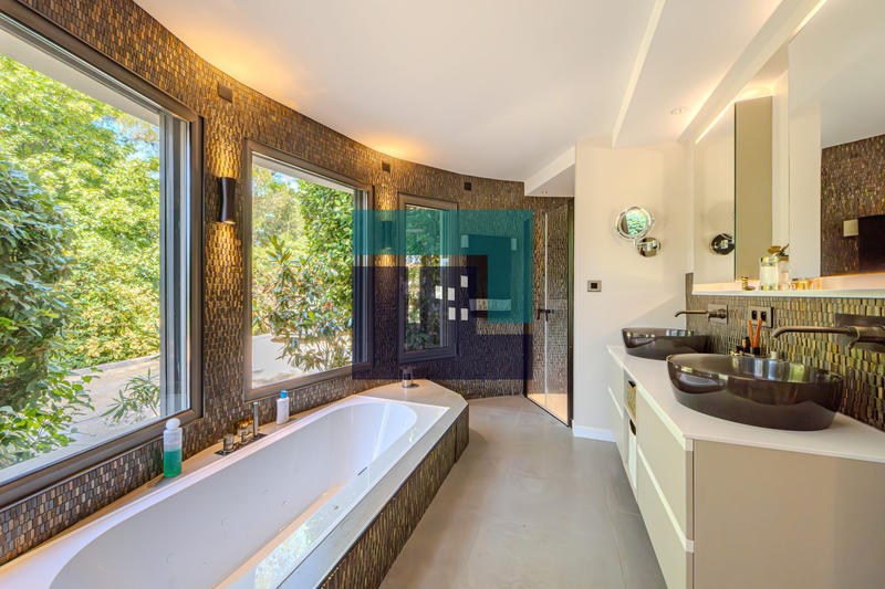 Villa - 420 m² - 7 pièces