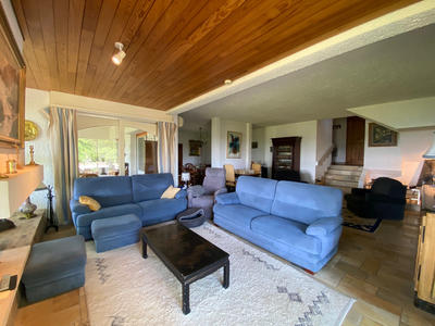 Maison - 216 m² - 7 pièces