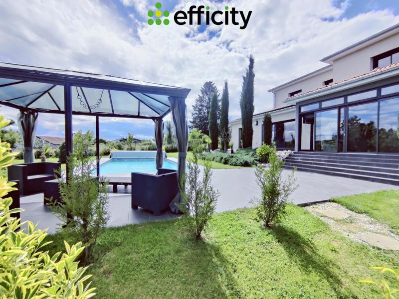 Maison - 215 m² - 6 pièces