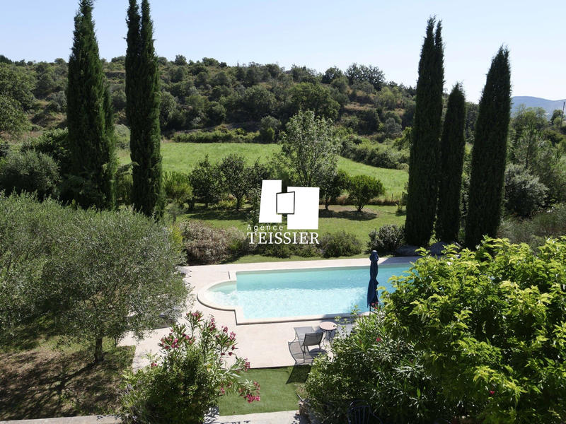 Mas - 223 m² - 8 pièces