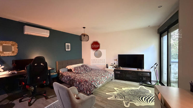 Maison - 181 m² - 7 pièces