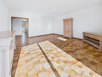 Appartement - 100 m² - 4 pièces