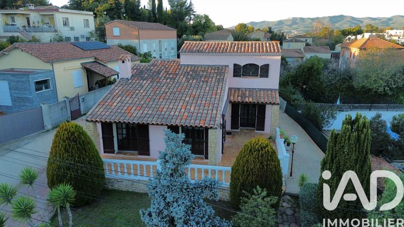 Maison - 105 m² - 4 pièces