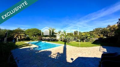 Villa - 357 m² - 8 pièces