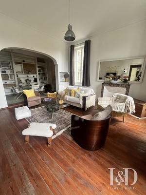 Maison - 323 m² - 10 pièces