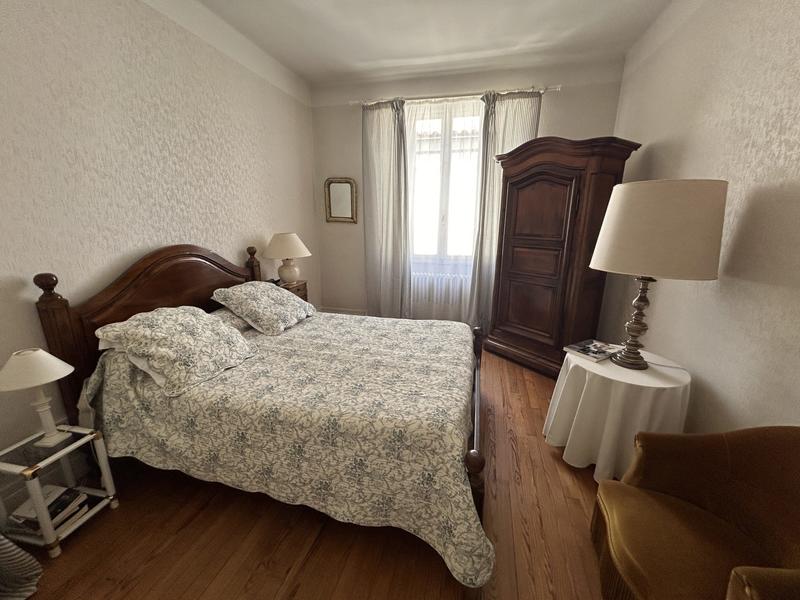 Maison traditionnelle - 188 m² - 7 pièces