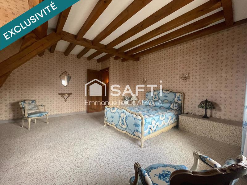 Maison - 235 m² - 9 pièces