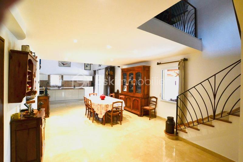 Demeure - 290 m² - 10 pièces