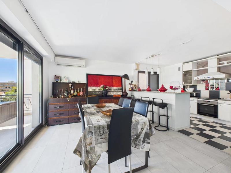 Appartement - 85 m² - 4 pièces