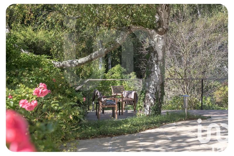 Maison - 225 m² - 8 pièces