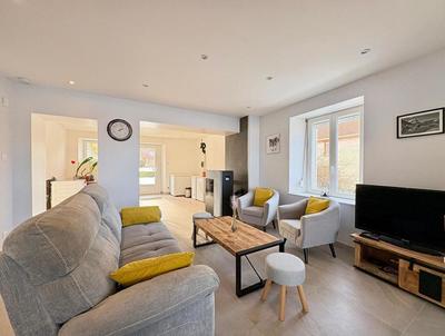 Maison - 233 m² - 8 pièces