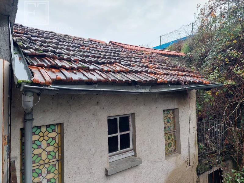 Immeuble - 130 m² - 8 pièces