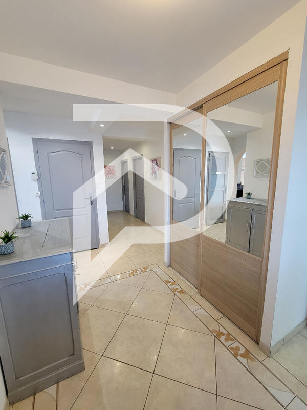 Villa - 170 m² - 6 pièces