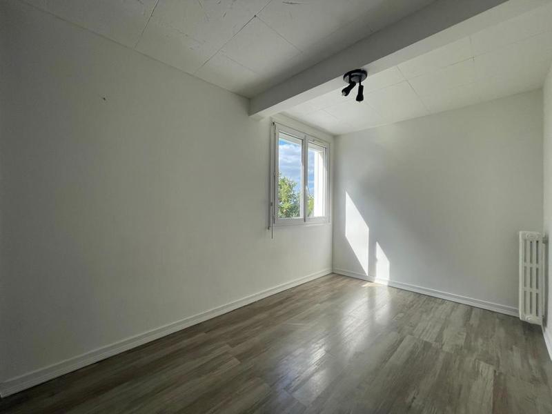 Appartement - 83 m² - 5 pièces