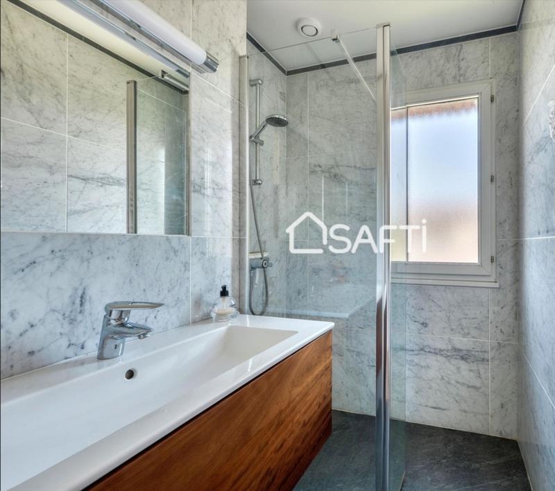 Maison - 204 m² - 7 pièces