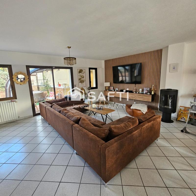 Maison - 180 m² - 6 pièces