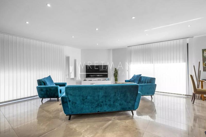 Villa - 180 m² - 7 pièces