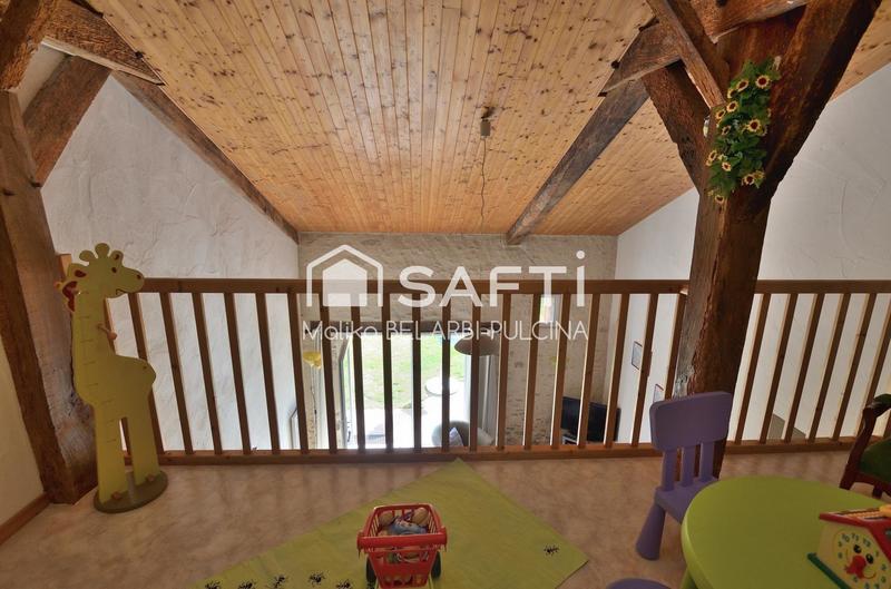 Maison - 392 m² - 14 pièces