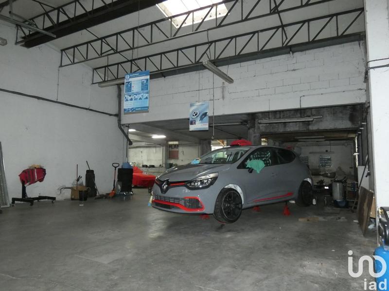 Local commercial - 684 m²