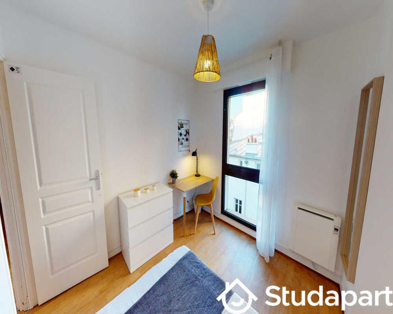 Chambre - 75 m² - 1 pièce