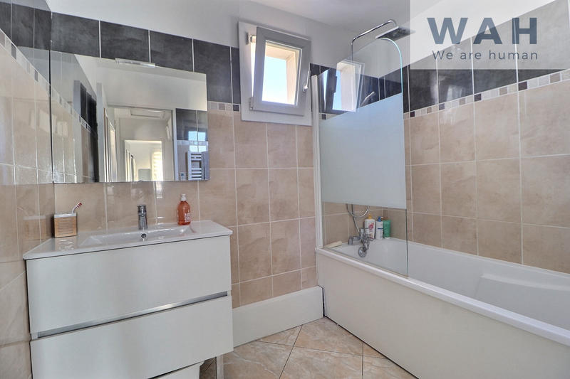 Maison - 102 m² - 6 pièces