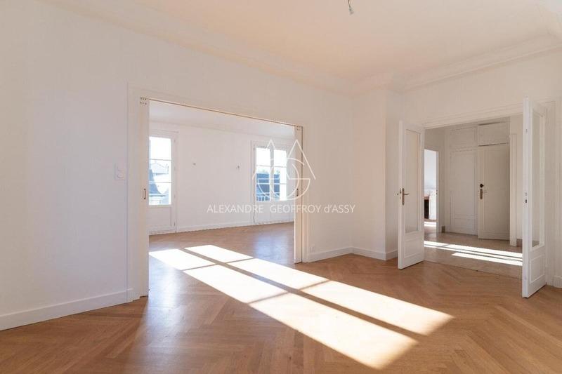 Appartement - 131 m² - 6 pièces