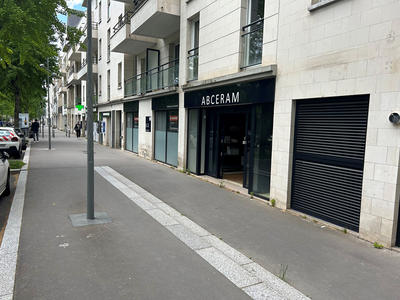 Local d'activité / Entrepôt - 245 m² - 1 pièce