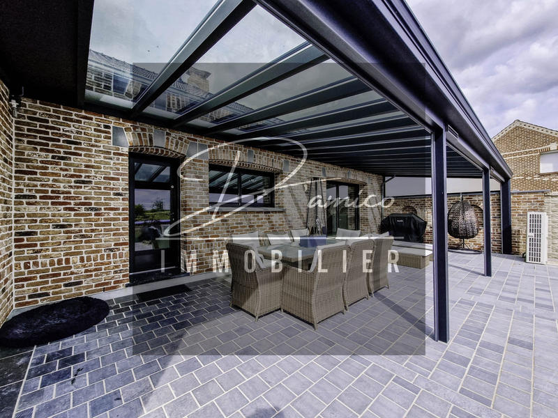 Maison - 214 m² - 10 pièces