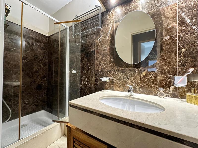 Appartement - 100 m² - 5 pièces