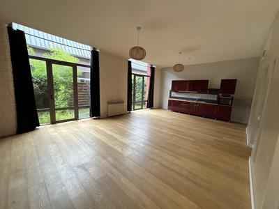 Loft - 108 m² - 4 pièces