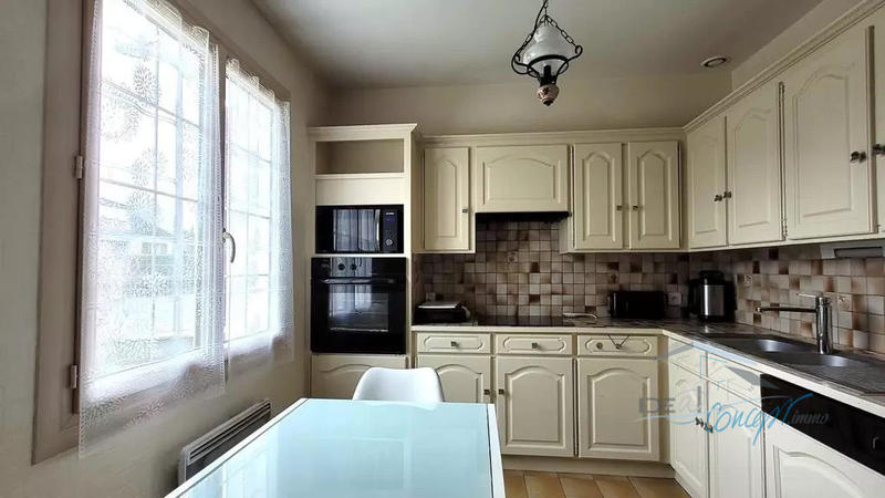 Maison traditionnelle - 80 m² - 4 pièces