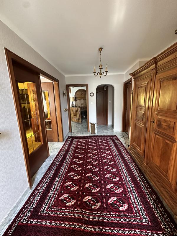 Maison - 211 m² - 8 pièces