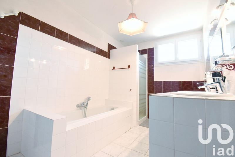 Maison - 180 m² - 6 pièces