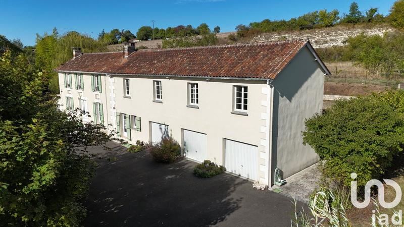 Maison - 210 m² - 8 pièces