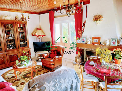 Maison - 190 m² - 8 pièces