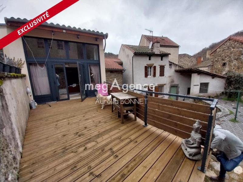 Maison - 246 m² - 9 pièces