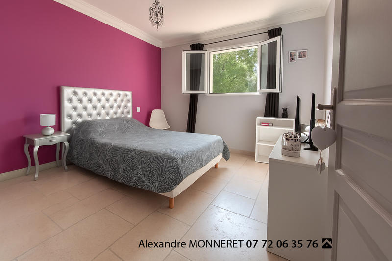 Villa - 255 m² - 6 pièces