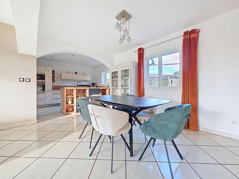 Maison - 120 m² - 5 pièces