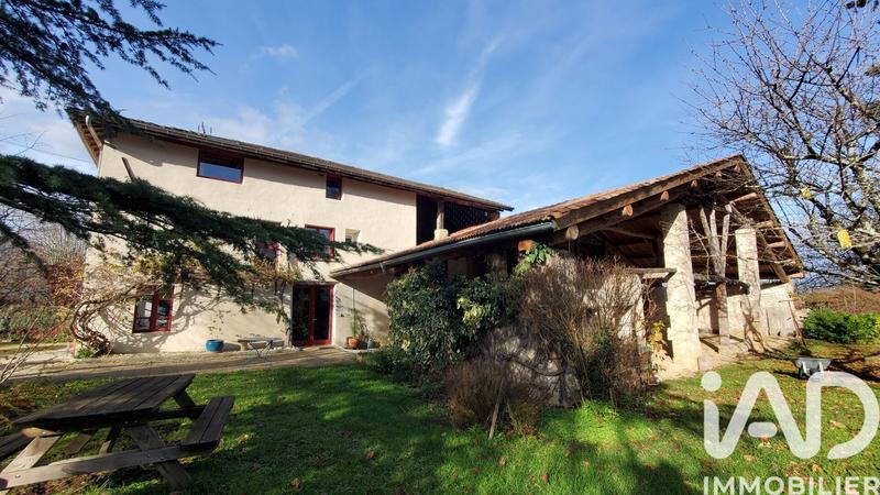 Maison - 207 m² - 7 pièces