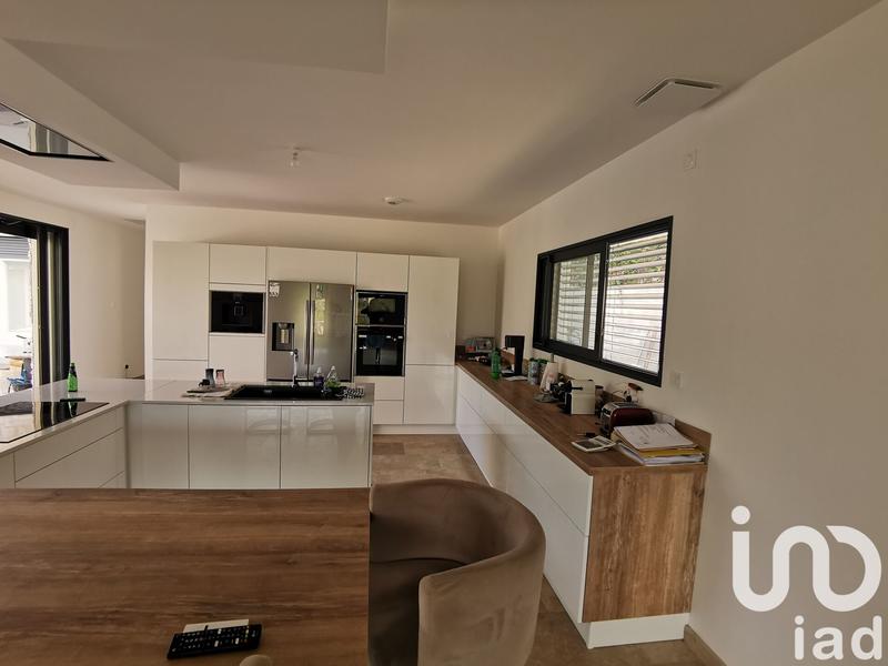 Maison - 212 m² - 6 pièces