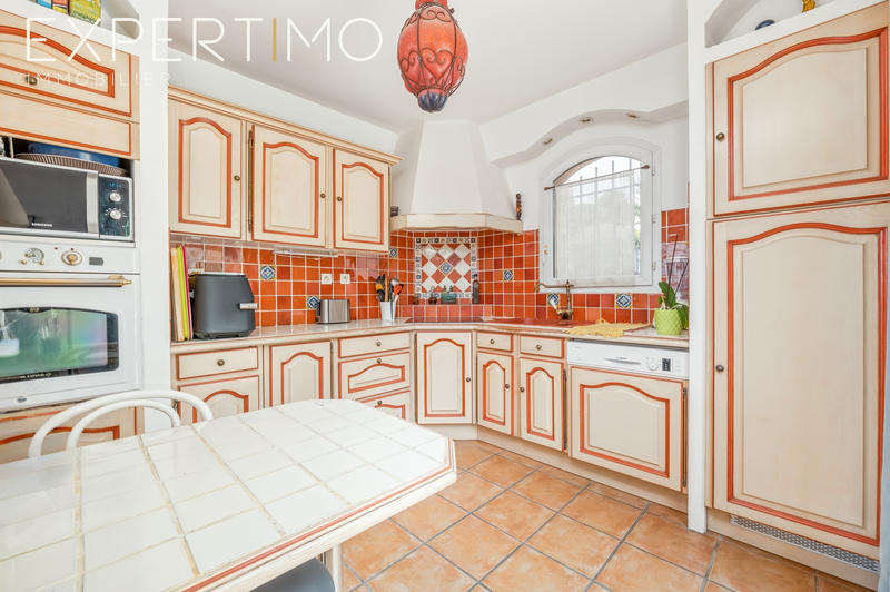 Villa - 167 m² - 6 pièces