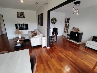 Appartement - 94 m² - 4 pièces